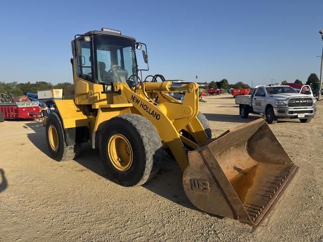 Image of New Holland LW130 equipment image 2