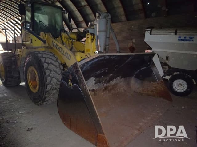 Image of New Holland LW190 equipment image 4