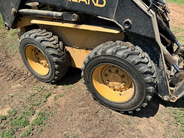Image of New Holland LX565 equipment image 4