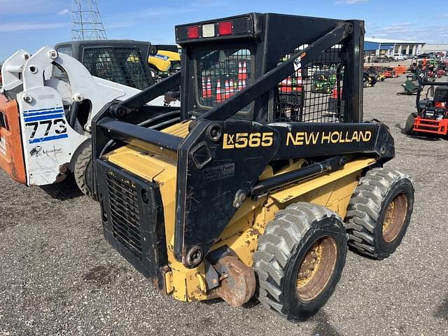 Image of New Holland LX565 equipment image 2