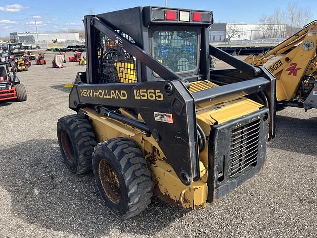 Image of New Holland LX565 equipment image 1