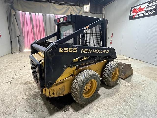 Image of New Holland LX565 equipment image 4