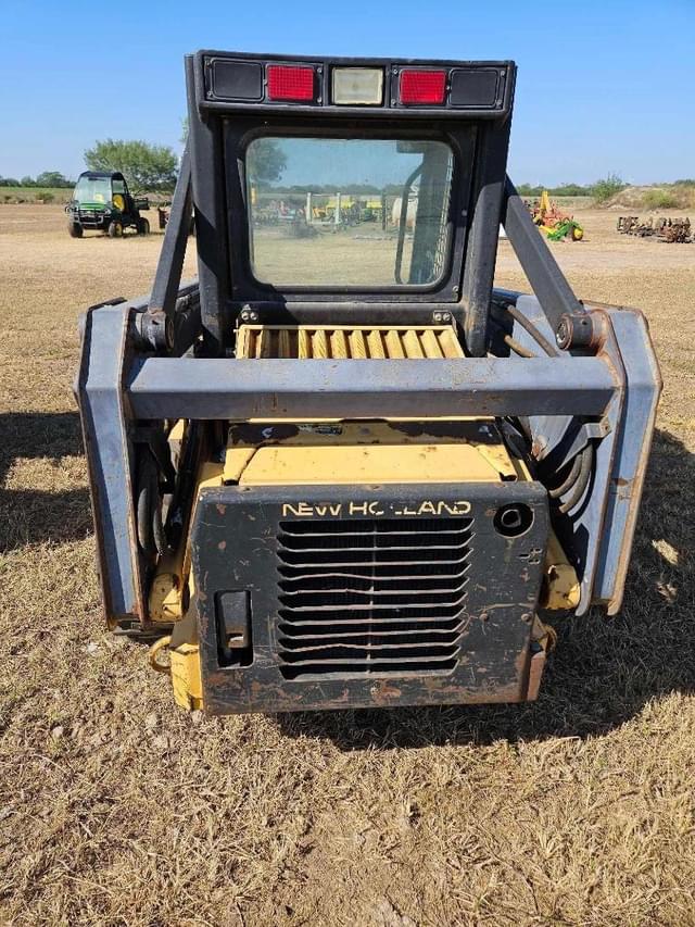 Image of New Holland LX565 equipment image 3