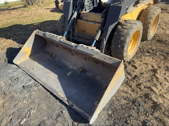 Image of New Holland LX665 equipment image 1