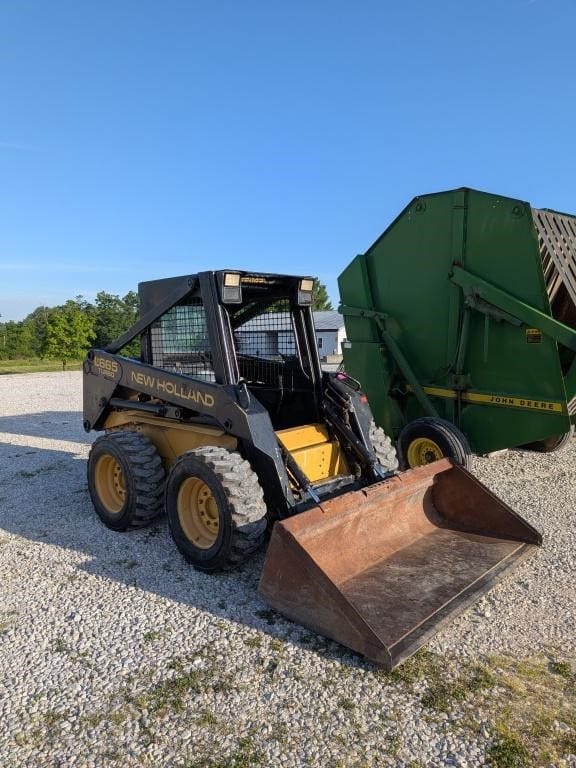 New Holland LX665 Equipment Image0