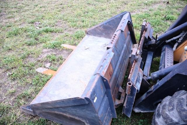 Image of New Holland LX665 equipment image 4