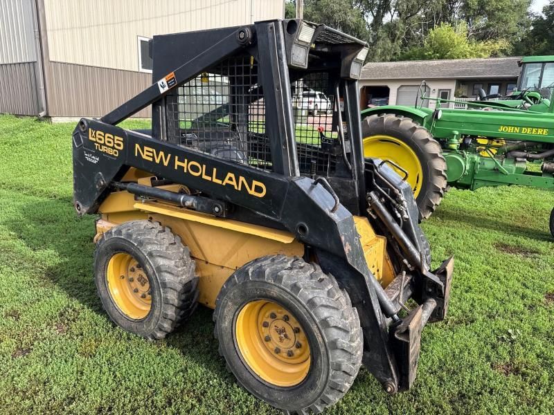 New Holland LX665 Equipment Image0