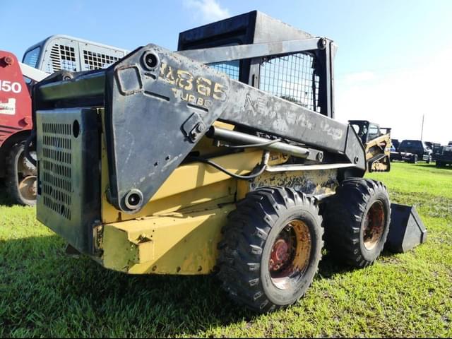 Image of New Holland LX865 equipment image 2