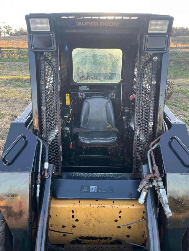 Image of New Holland LX865 equipment image 2