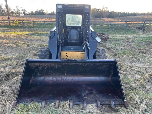 Image of New Holland LX865 equipment image 1