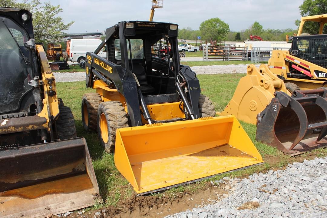 Image of New Holland LX885 Primary image
