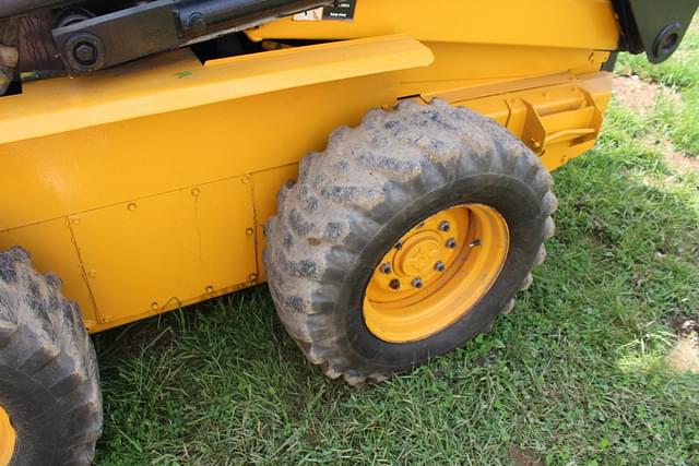 Image of New Holland LX885 equipment image 2