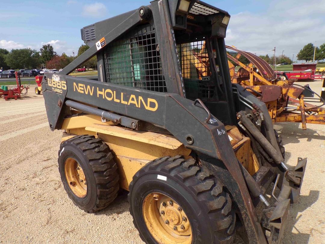 Image of New Holland LX885 Primary image
