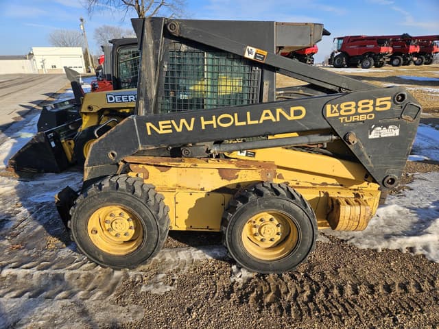 Image of New Holland LX885 equipment image 4