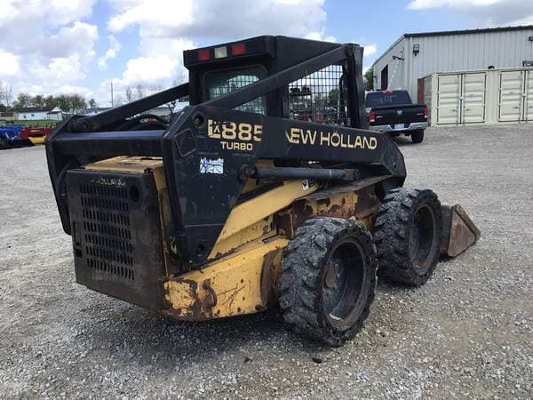 Image of New Holland LX885 equipment image 4