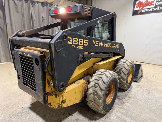 Image of New Holland LX885 equipment image 4