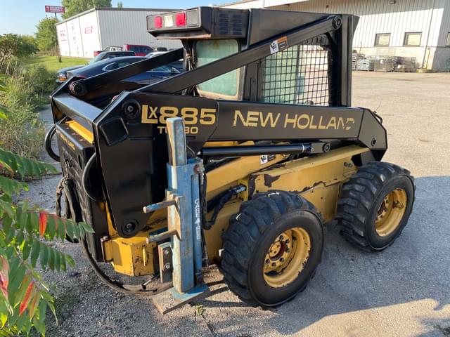 Image of New Holland LX885 equipment image 4