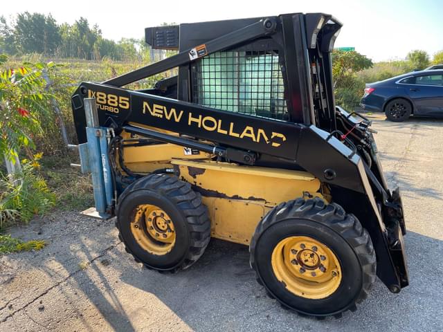 Image of New Holland LX885 equipment image 3