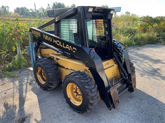 Image of New Holland LX885 equipment image 2