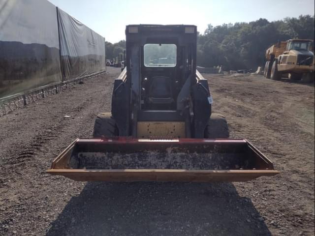 Image of New Holland LX885 equipment image 1