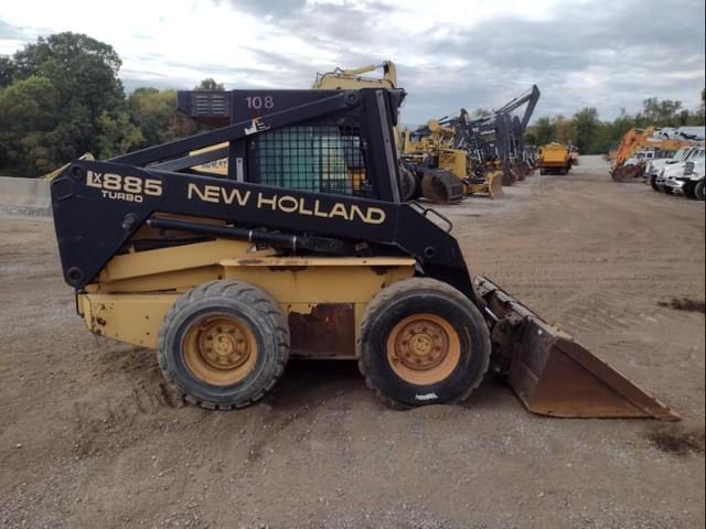 Image of New Holland LX885 equipment image 2