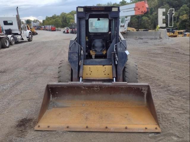 Image of New Holland LX885 equipment image 1