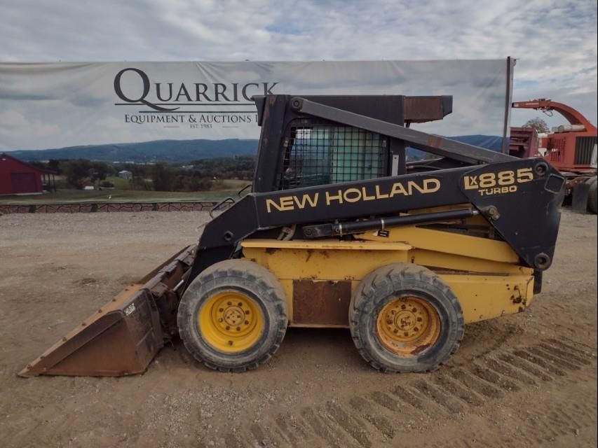 New Holland LX885 Equipment Image0