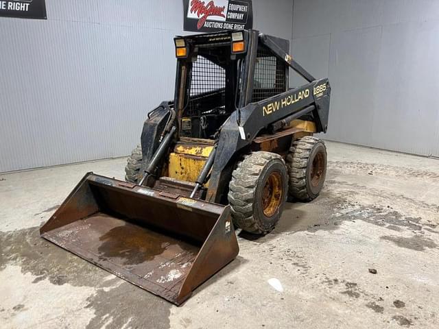 Image of New Holland LX885 equipment image 1