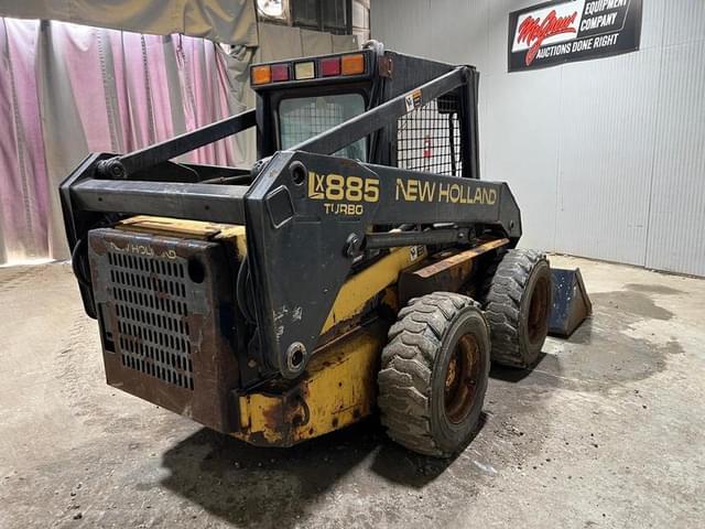 Image of New Holland LX885 equipment image 4