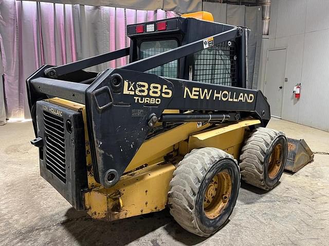 Image of New Holland LX885 equipment image 4