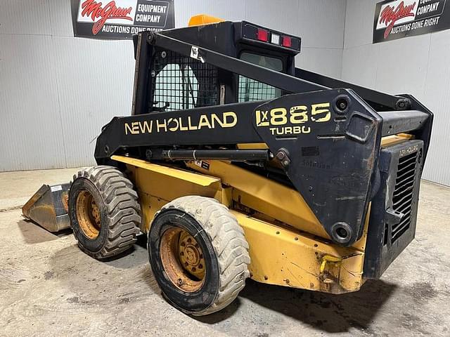 Image of New Holland LX885 equipment image 2