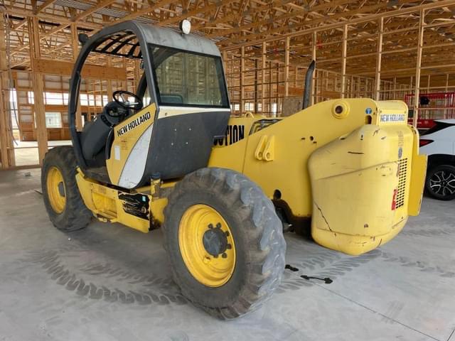Image of New Holland M428 equipment image 2