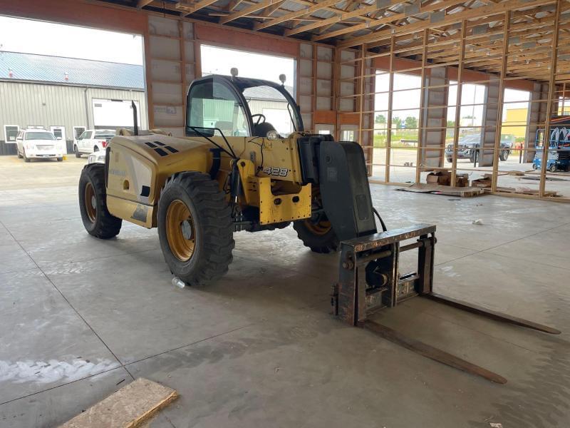 Image of New Holland M428 Primary image