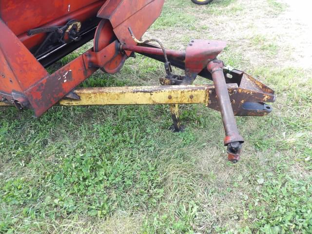 Image of New Holland 328 equipment image 1