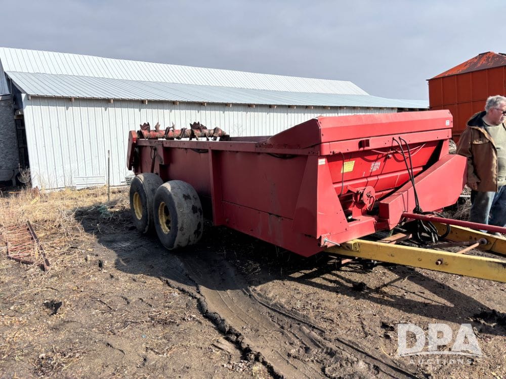 2024 New Holland 795 Equipment Image0