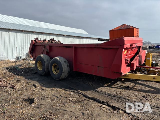 Image of New Holland 795 equipment image 1