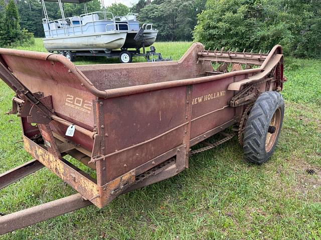 Image of New Holland 202 equipment image 1
