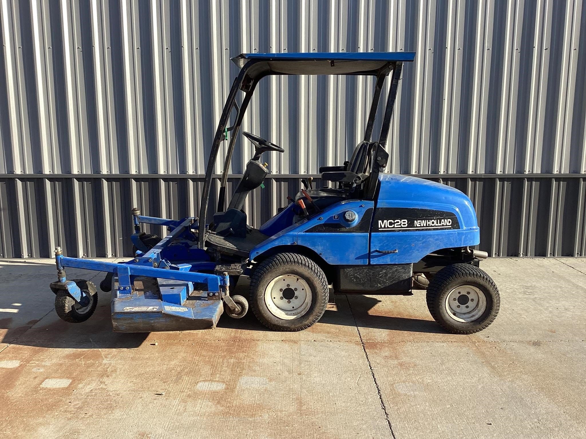 2005 New Holland MC28 Equipment Image0