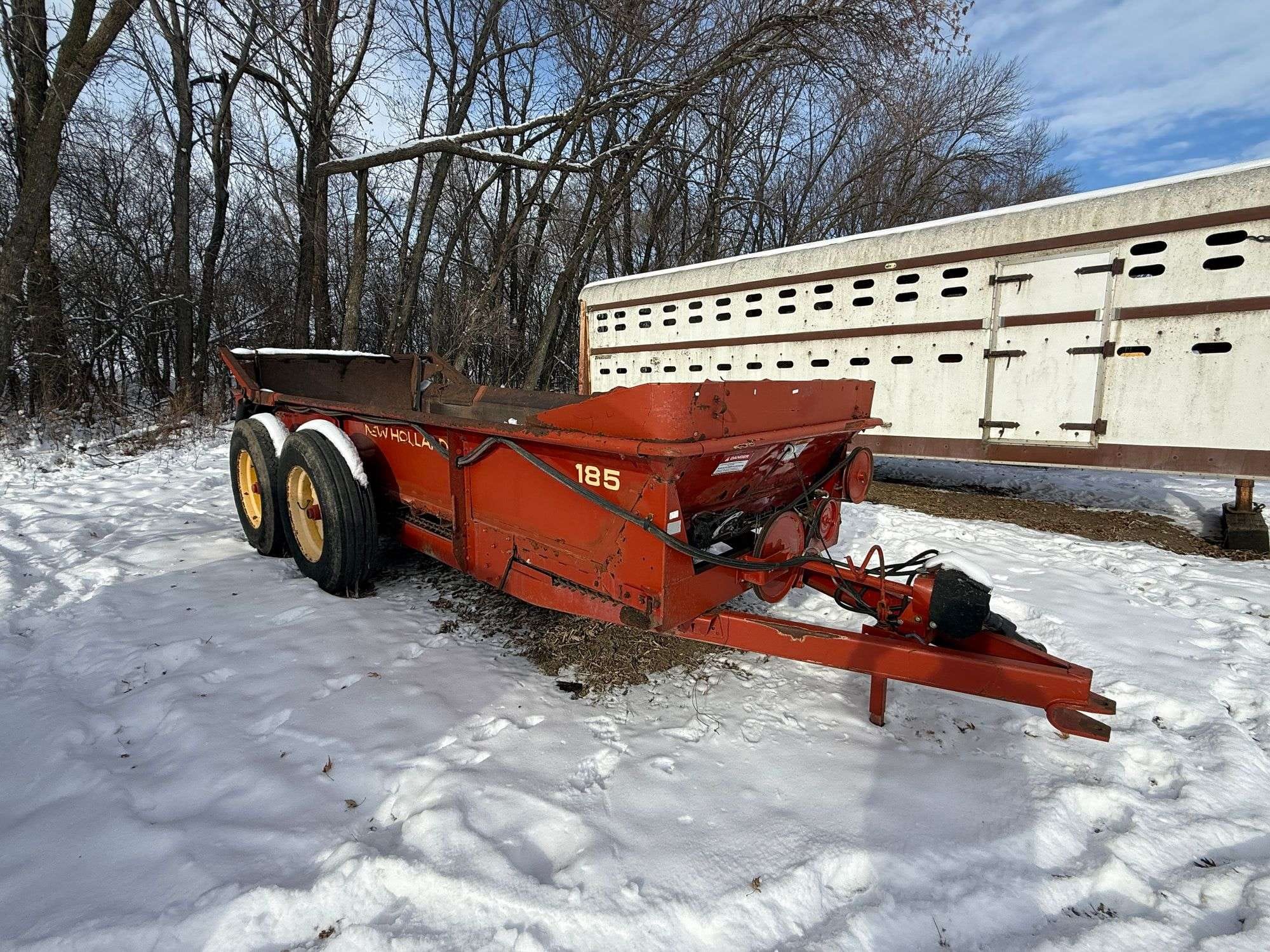 New Holland 185 Equipment Image0