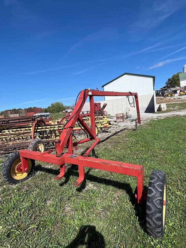 Image of New Holland 252 equipment image 1