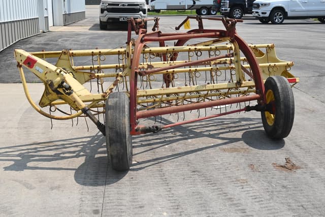 Image of New Holland 256 equipment image 4