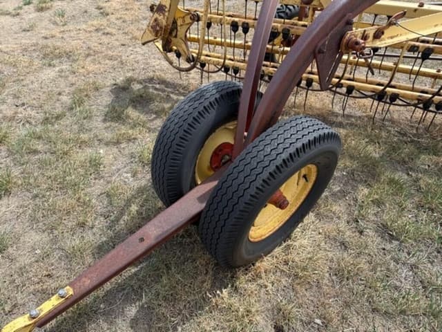 Image of New Holland 258 equipment image 1