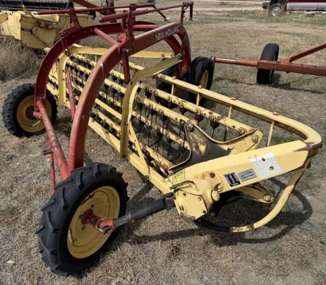 Image of New Holland 260 equipment image 4