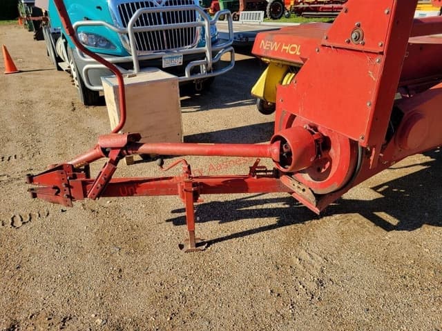 Image of New Holland Hayliner 273 equipment image 3