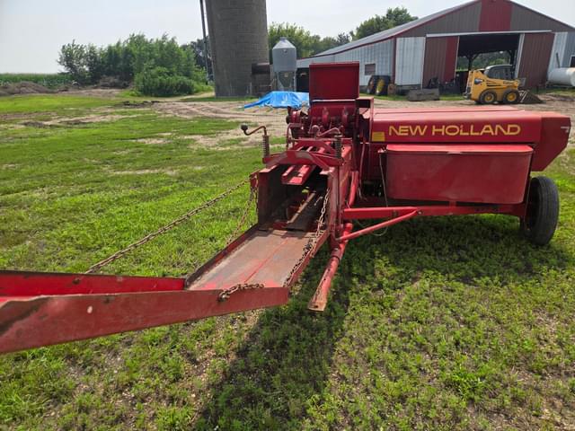 Image of New Holland 275 equipment image 3
