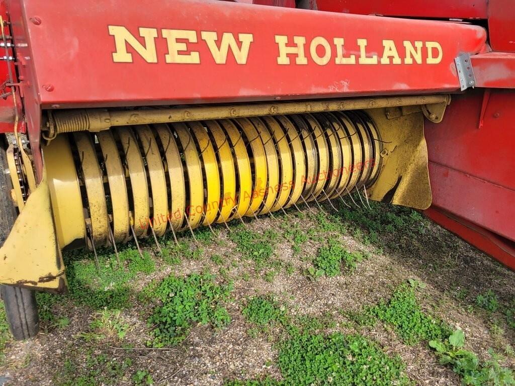 Image of New Holland 275 Image 1