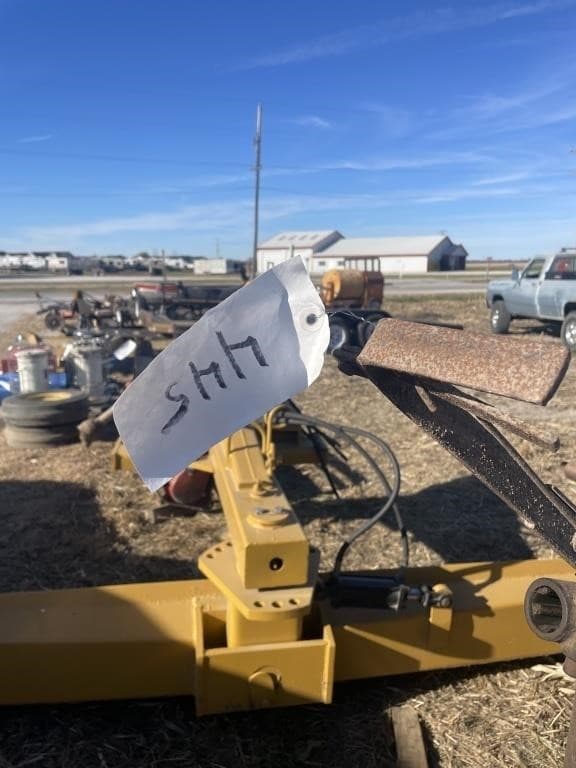 Image of New Holland 300 equipment image 2