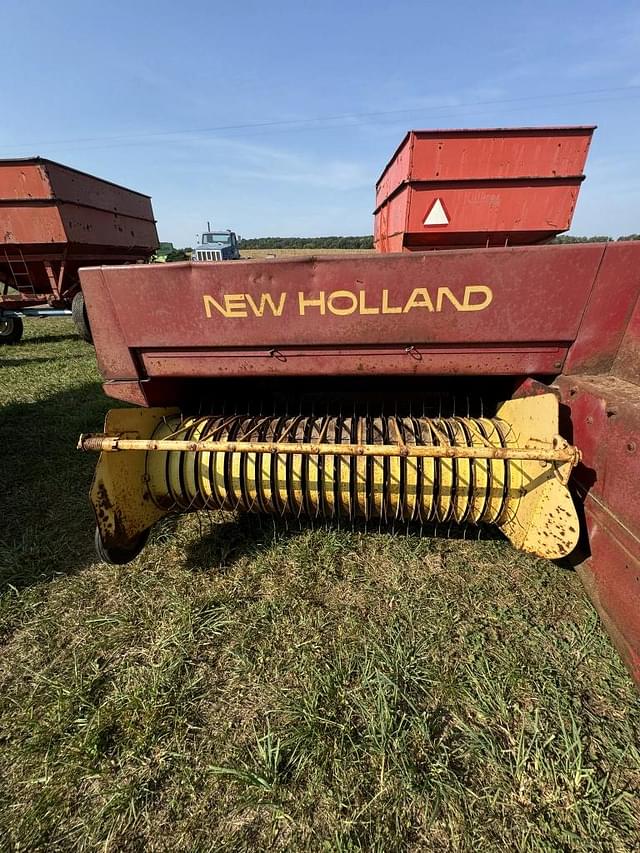 Image of New Holland 315 equipment image 3