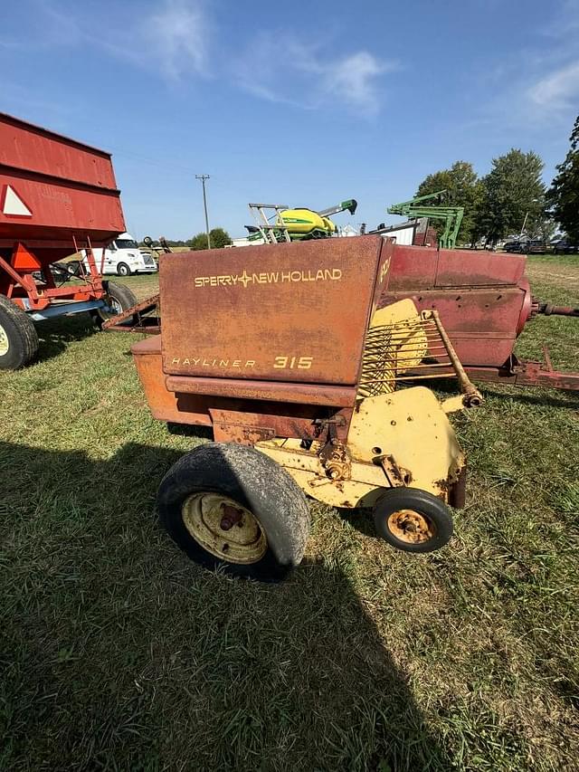 Image of New Holland 315 equipment image 4