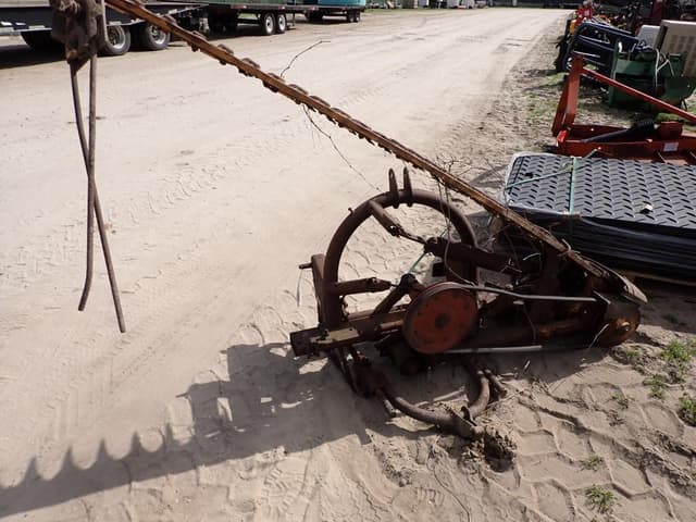 Image of New Holland 450 equipment image 2